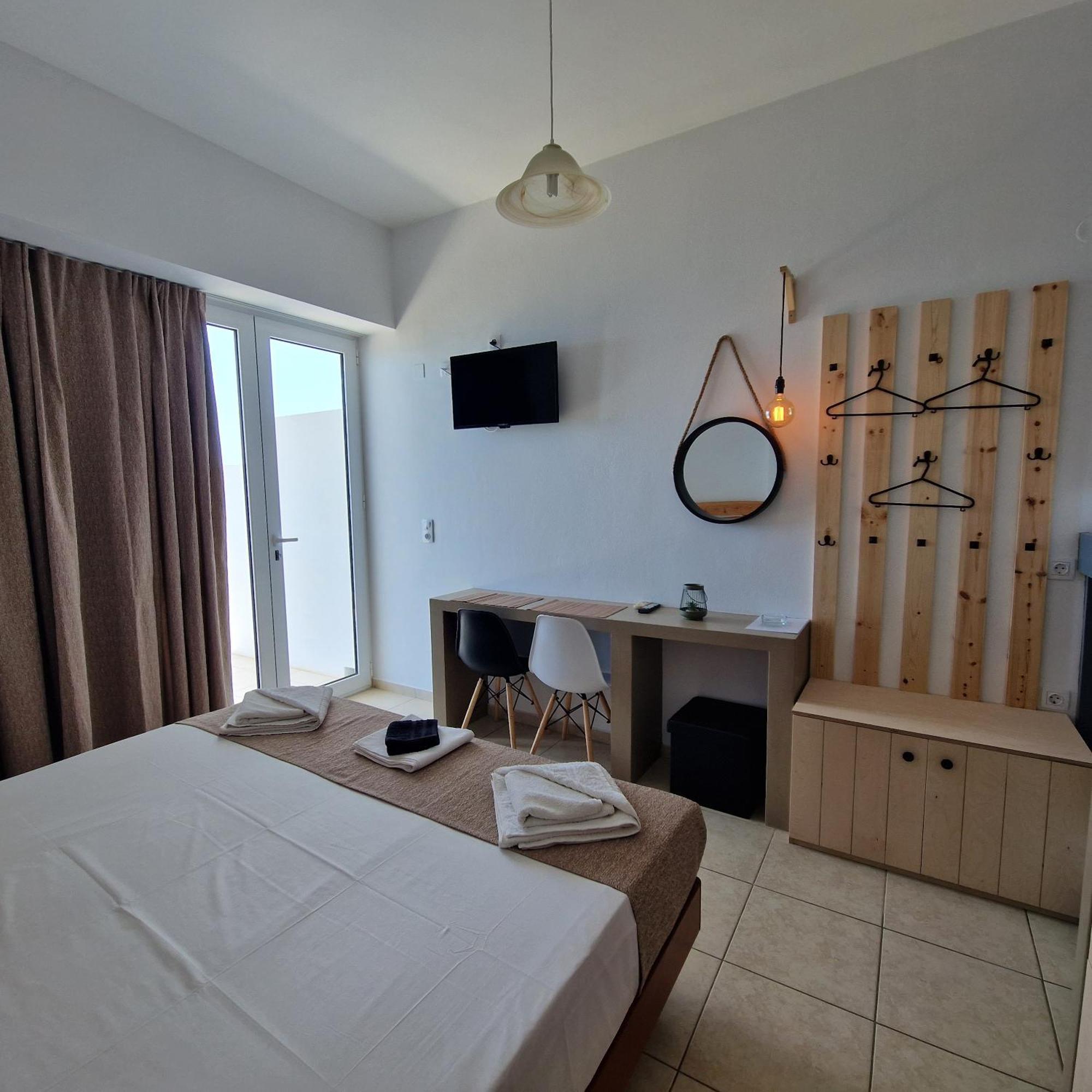Edelweiss Aparthotel Tsoutsouros  Exterior photo