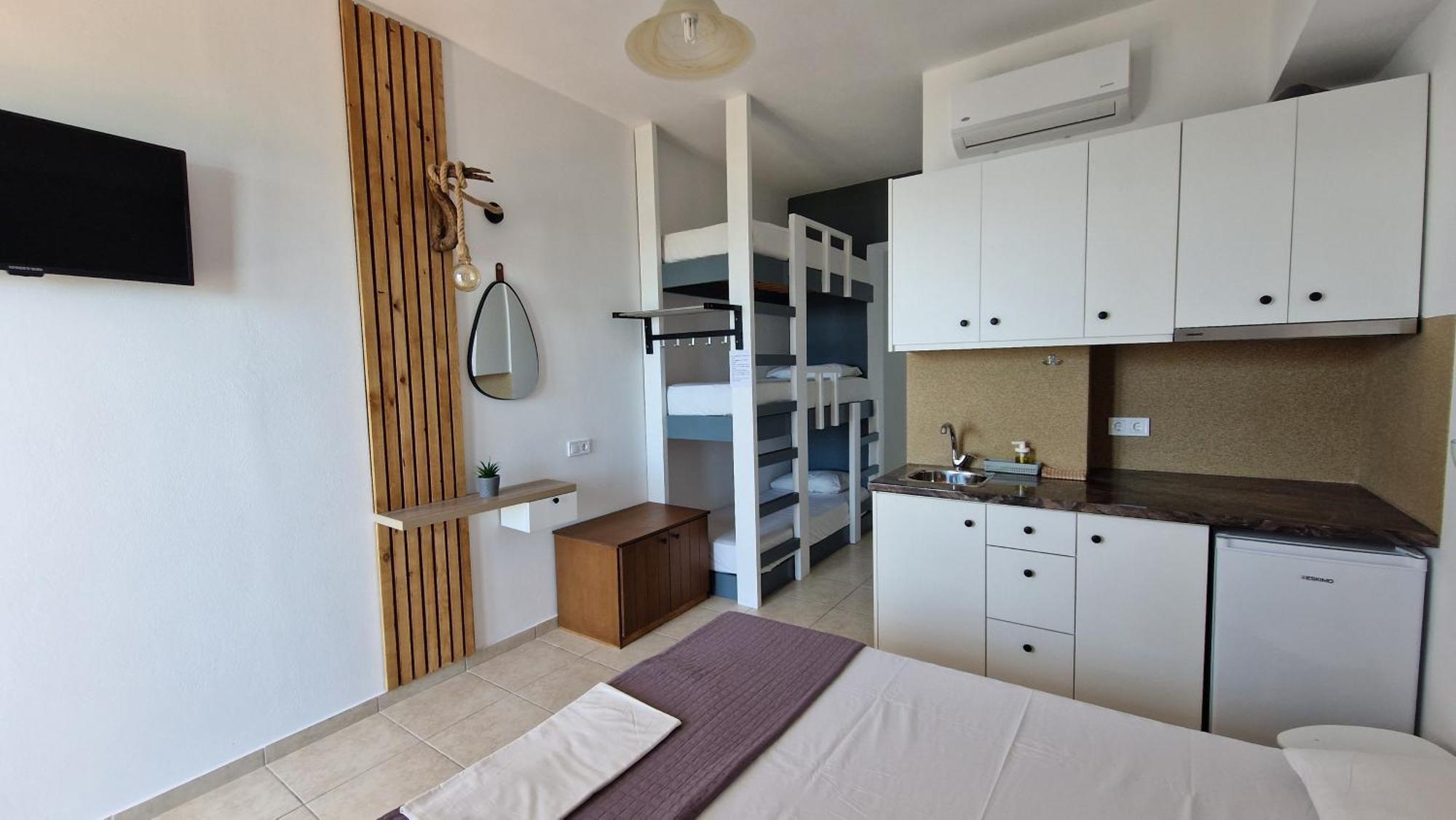 Edelweiss Aparthotel Tsoutsouros  Exterior photo
