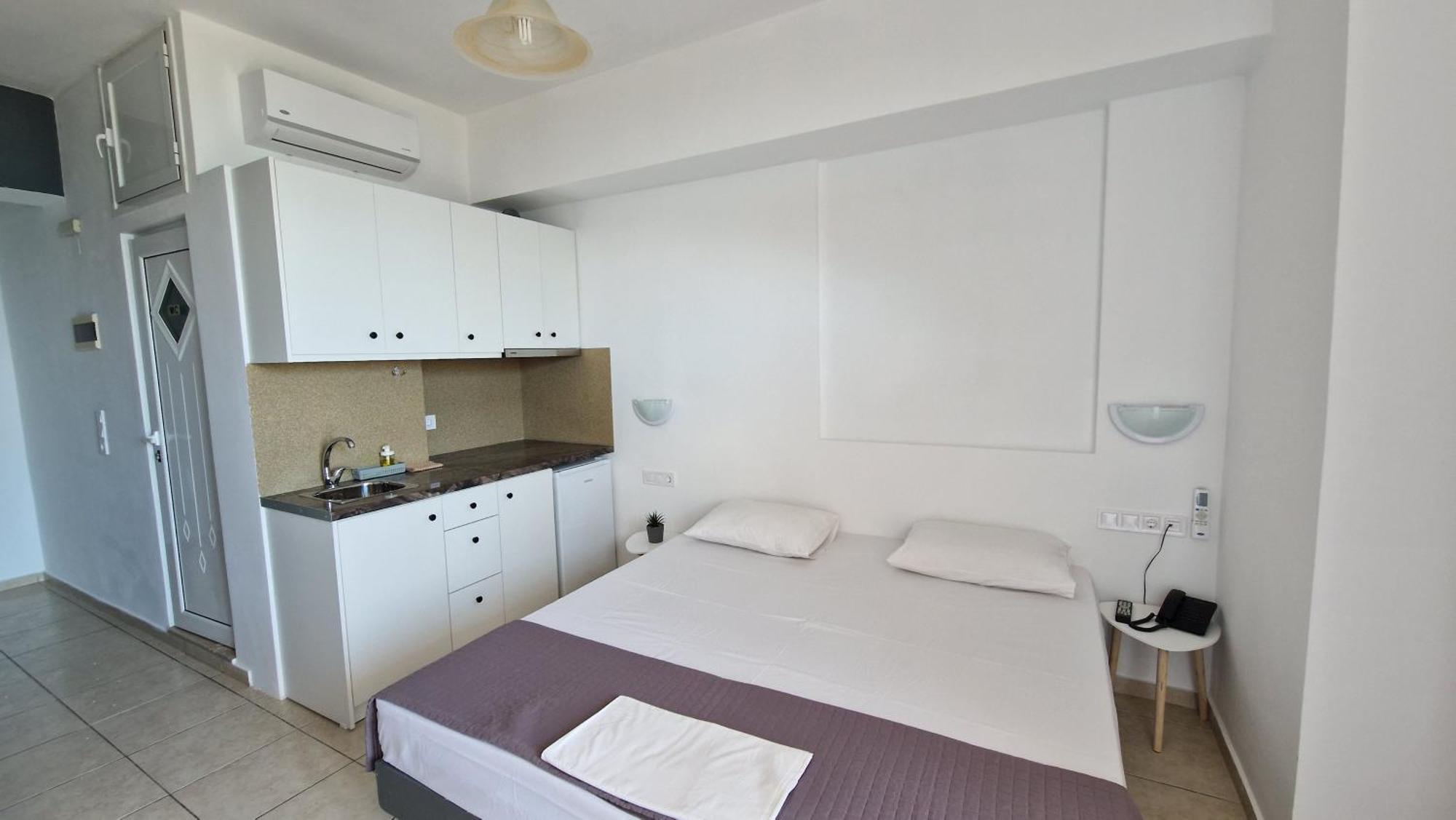 Edelweiss Aparthotel Tsoutsouros  Exterior photo